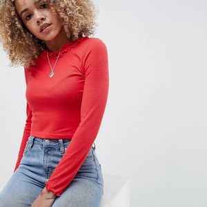 Ruffle neck, crop top